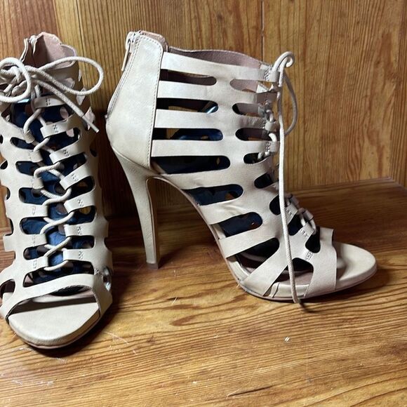 Shushop Women’s Beige Gladiator Lace Up Stiletto Heels size 6.5 Heel height 4.5” - Picture 3 of 7